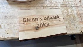 Skilt ukanta furu gravering laser